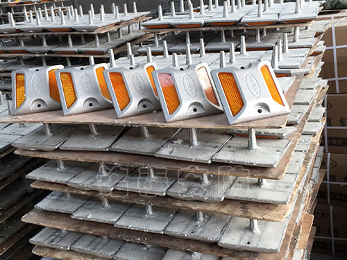 �}(c��ng)��(ch��)չʾ